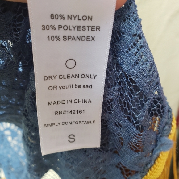 LuLaRoe Lace and Fringe Kimono / Cover up kimono - Picture 4 of 5